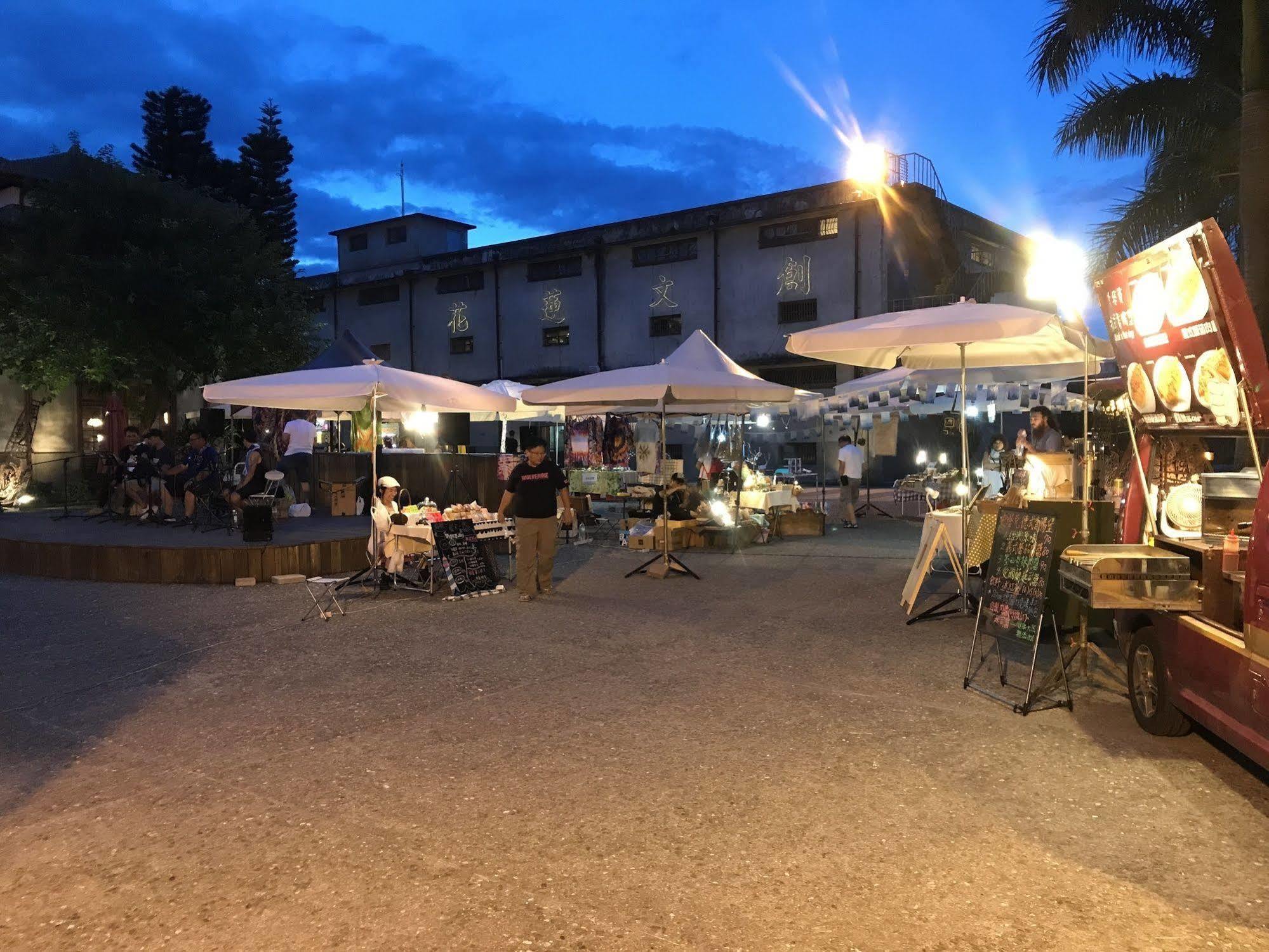 花蓮歐洲之星民宿 文創園區旁 鄰香榭大道 名產街 近東大門夜市 太平洋公園 杰西廣場 화롄 외부 사진